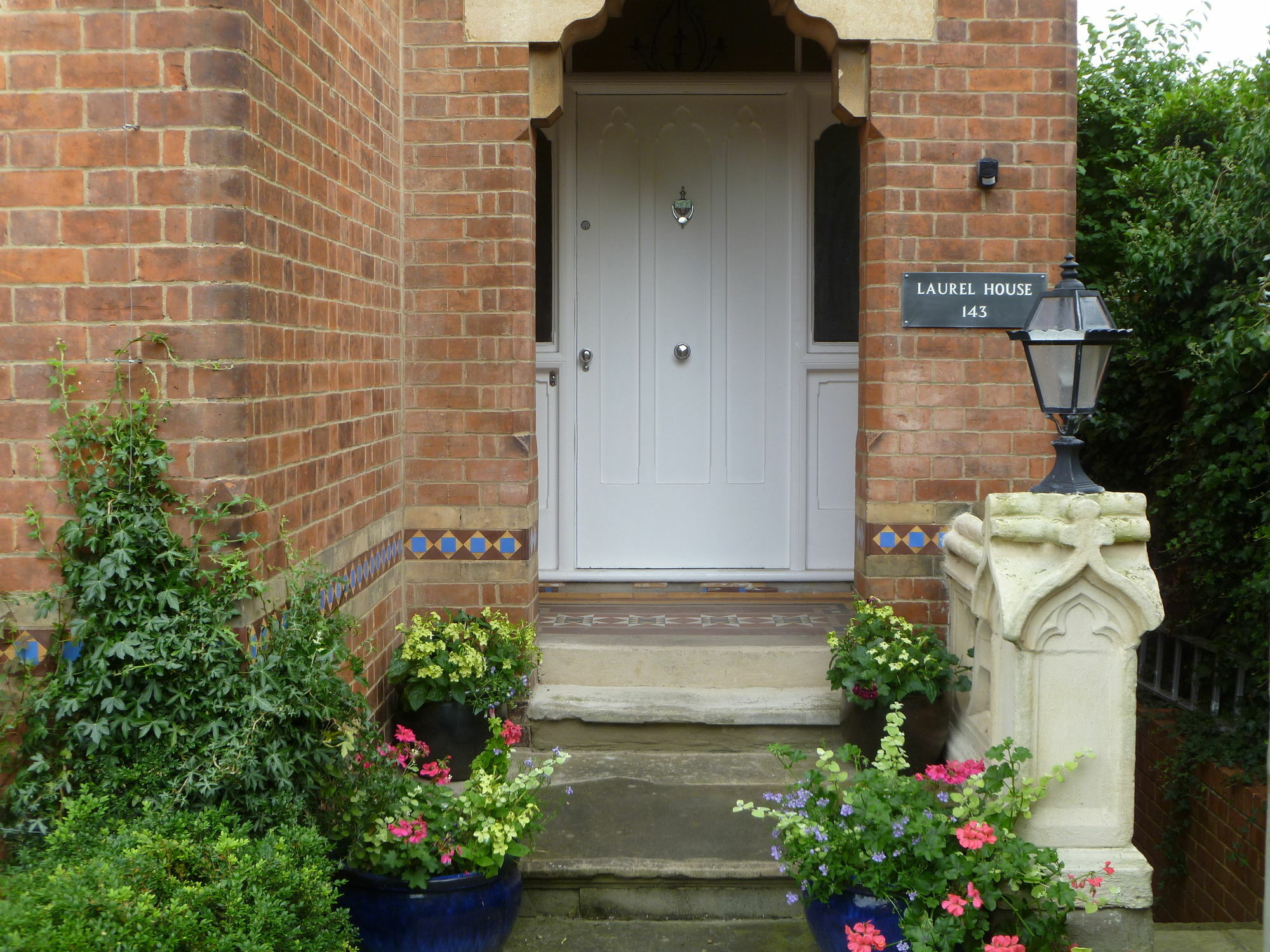 Laurel House Bed & Breakfast Cheltenham Exterior photo